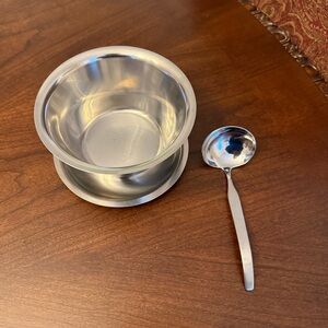 Raimond Gravy Bowl w/ Underplate & Viner's of Sheffield Ladle Stainless Steel